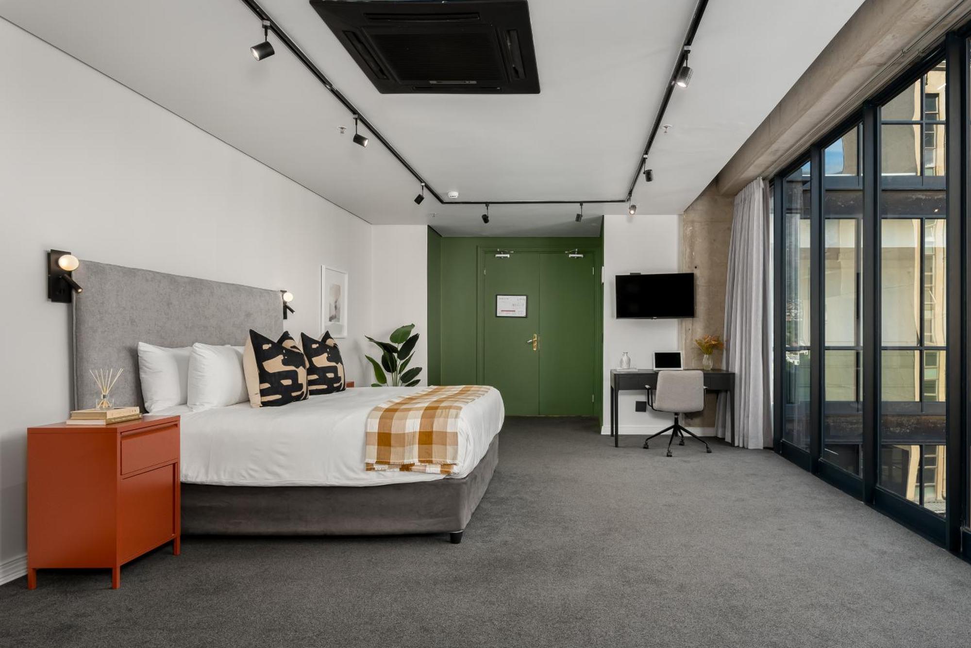 Neighbourgood Loop Street Hotel Cape Town Room photo